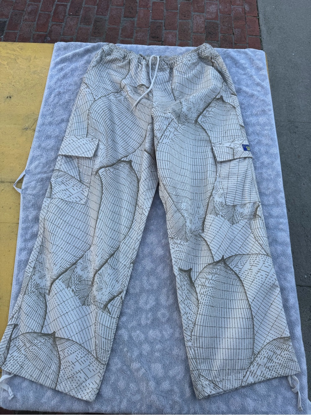 Men’s Cargo style pants